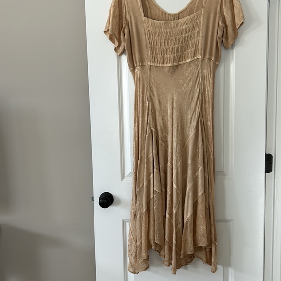 Boho Corset Crochet Golden Tan Embroidered V-Neck Dress w Sheer Insets - Picture 10 of 14